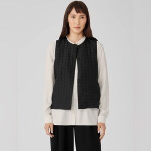 NWT - EILEEN FISHER - Elsa insulated Pristine Vest in black. Size: XS